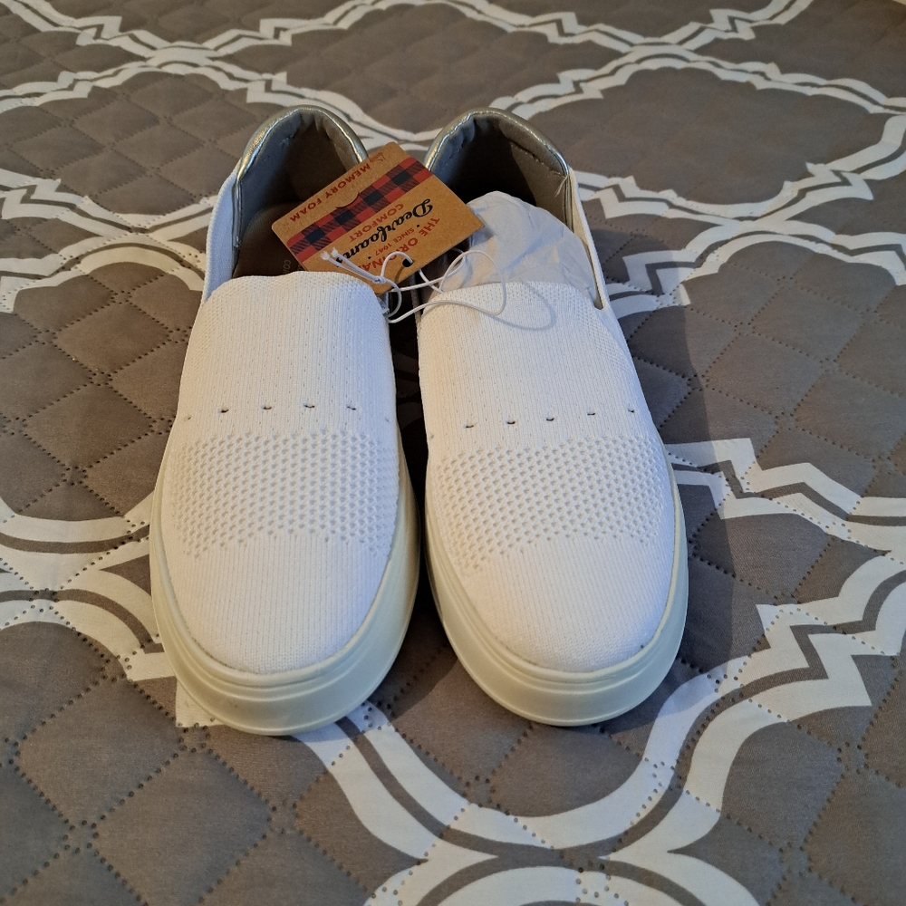 Women's slip on shoe